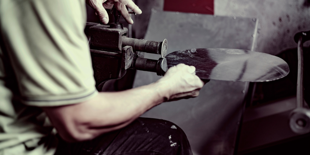 What porcelain advertising does sell vintage porcelain and neon reproduction signs