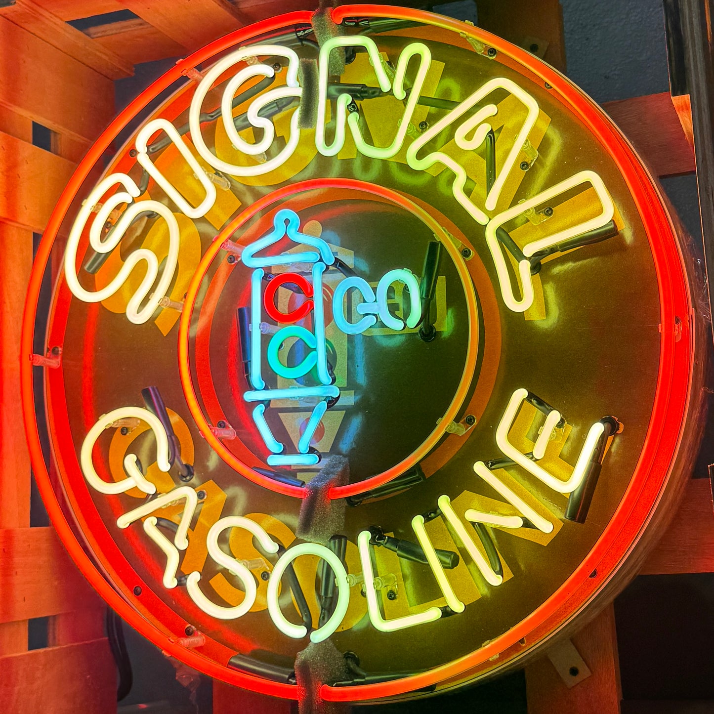 Signal Gasoline Traffic Light Neon Porcelain Sign with Can
