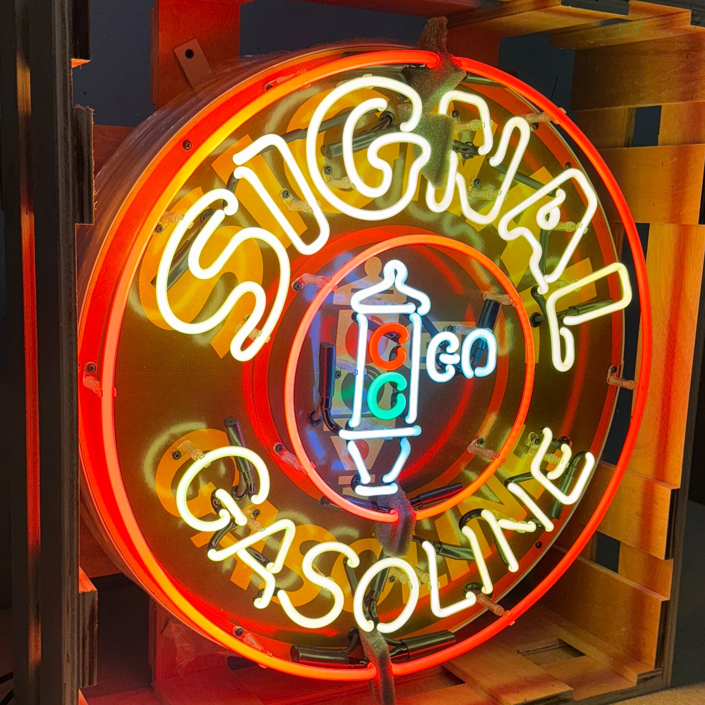 Signal Gasoline Traffic Light Neon Porcelain Sign with Can