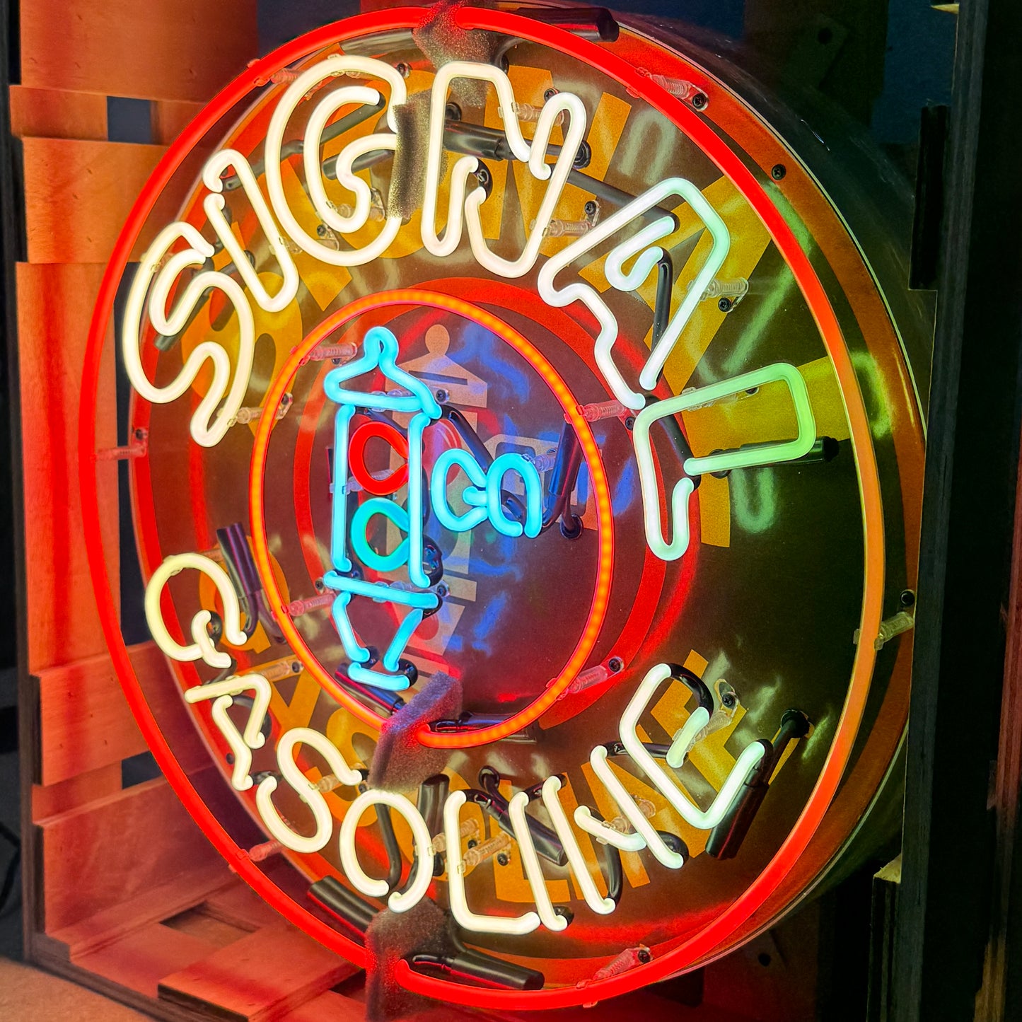 Signal Gasoline Traffic Light Neon Porcelain Sign with Can